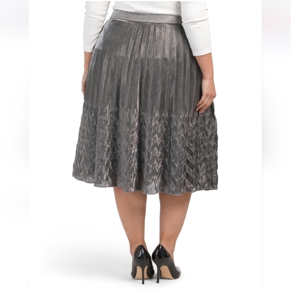 Wd.ny Plus Pleated Midi Skirt - Picture 4 of 8